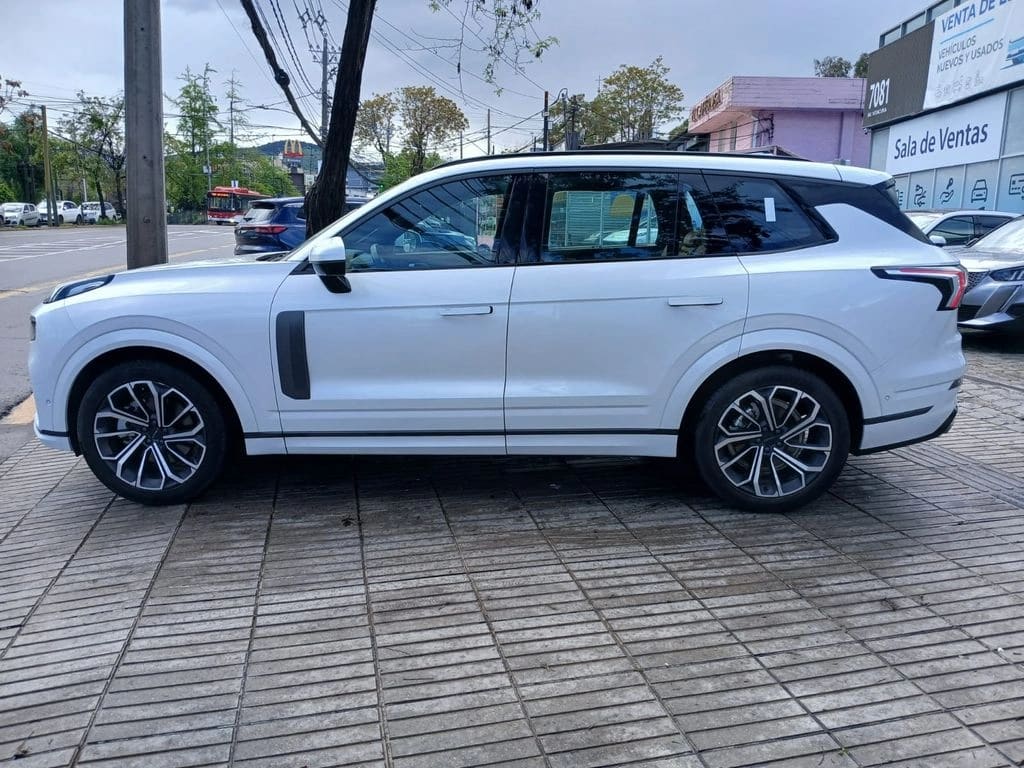 Lynk&Co 09 09 Halo 2.0t At Híbrido año 2025