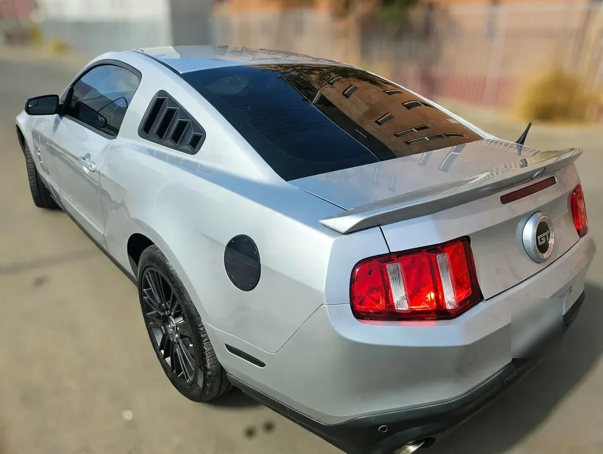 FORD MUSTANG 5.0 Coupe Gtd Deluxe At año 2013
