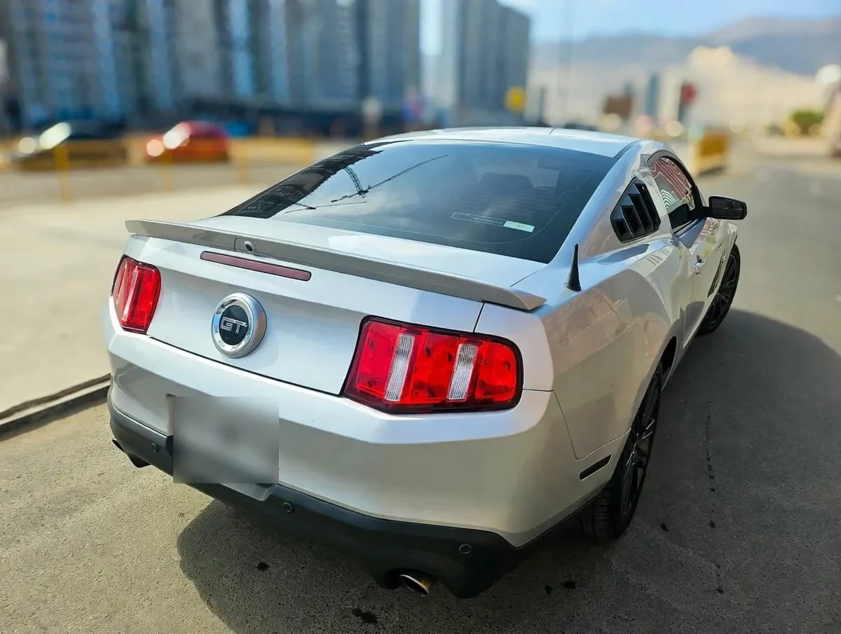 FORD MUSTANG 5.0 Coupe Gtd Deluxe At año 2013