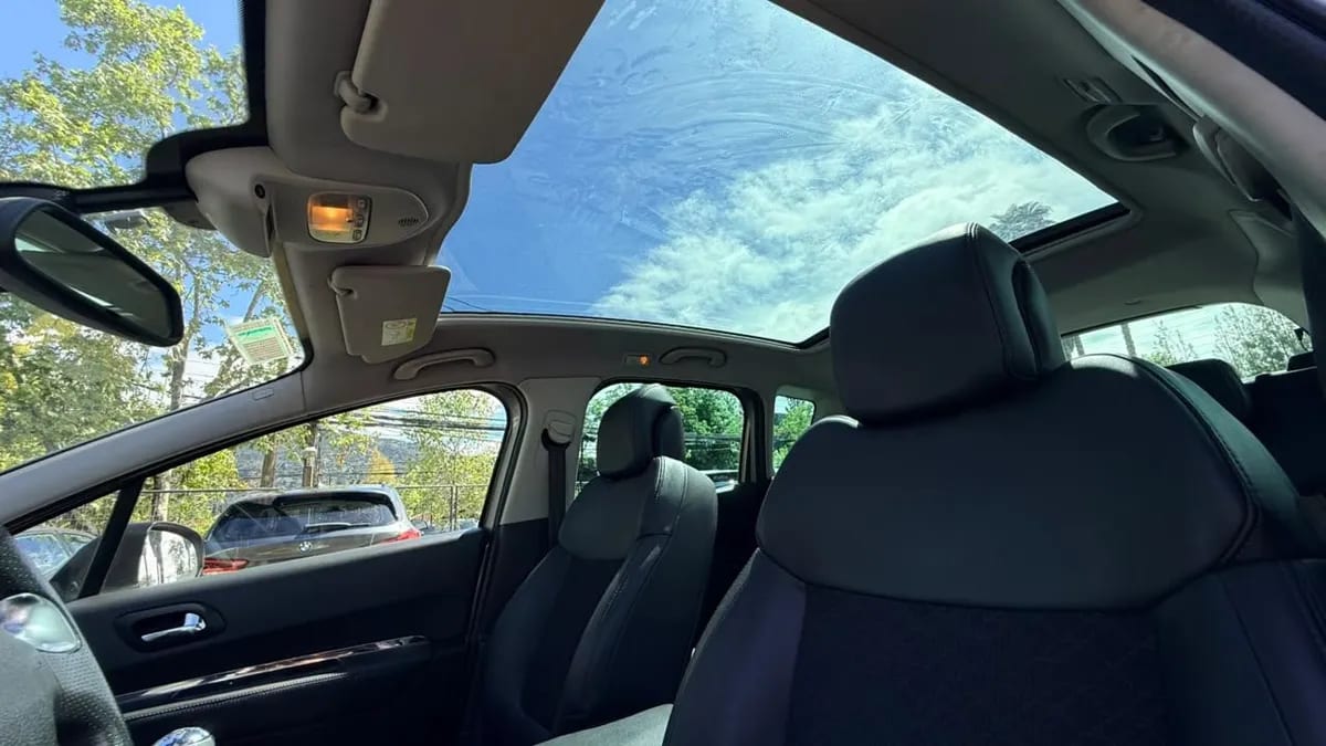 Peugeot 3008 1.6 Allure Blue-Hdi Diesel 4x2 120hp Mt 5p año 2015