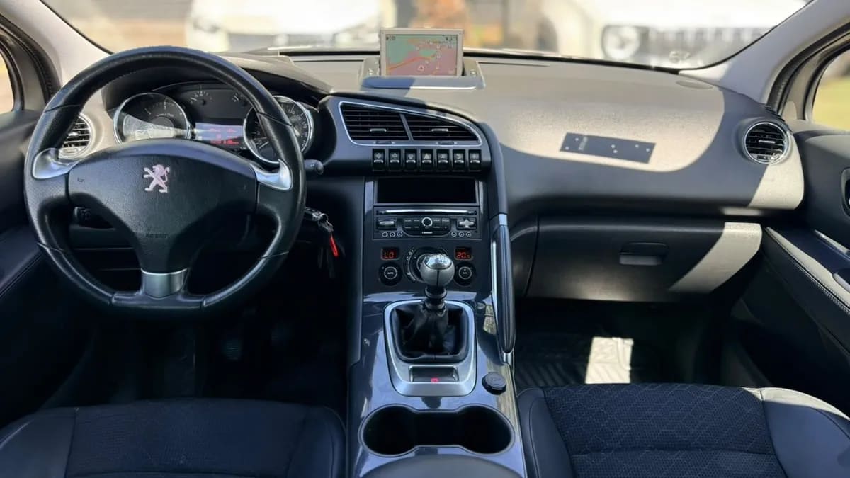Peugeot 3008 1.6 Allure Blue-Hdi Diesel 4x2 120hp Mt 5p año 2015