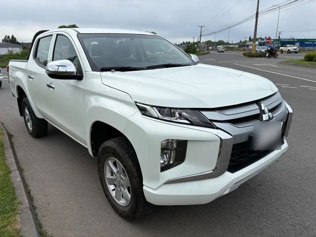 Mitsubishi L200 Katana Cr 4x2 año 2023