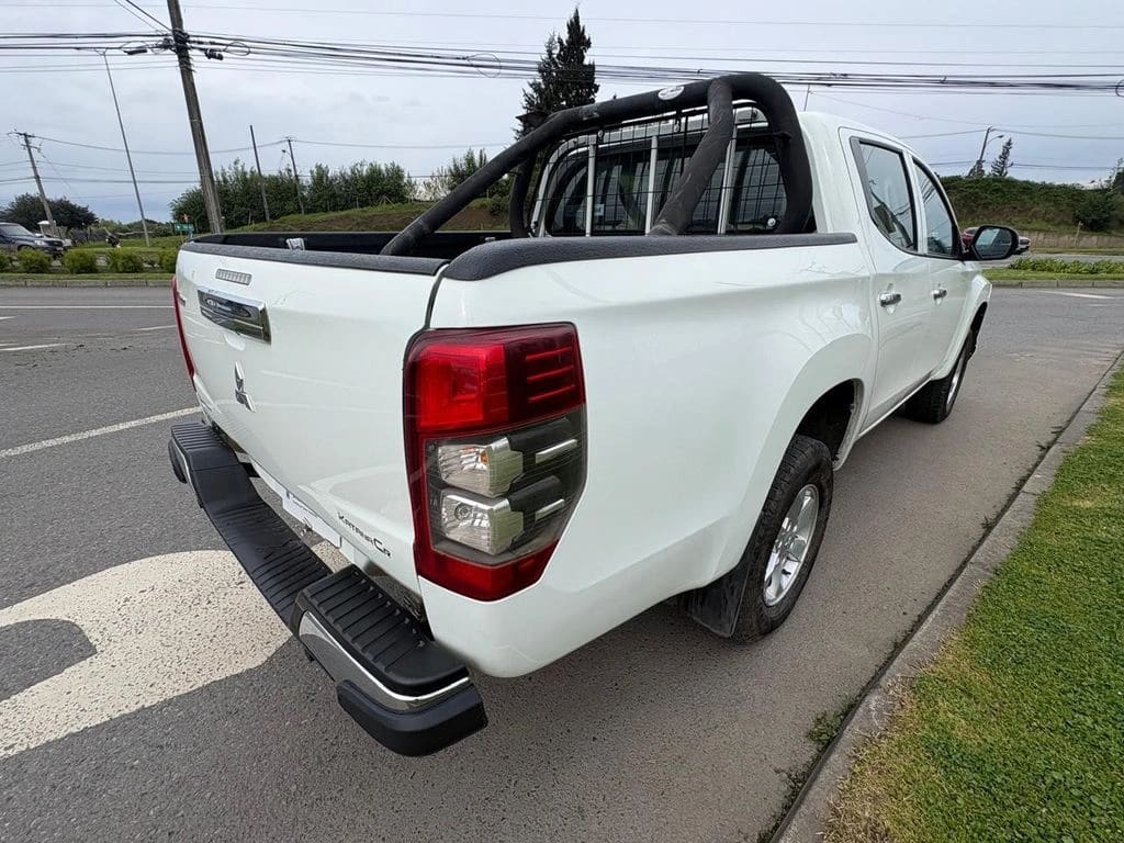 Mitsubishi L200 Katana Cr 4x2 año 2023