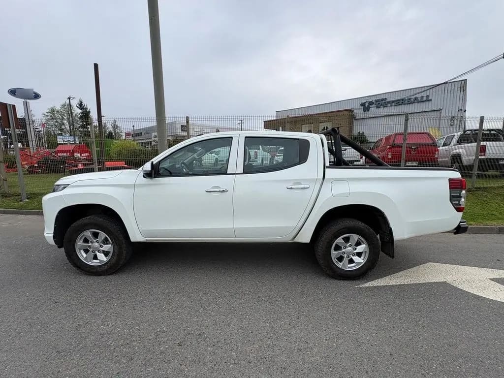 Mitsubishi L200 Katana Cr 4x2 año 2023