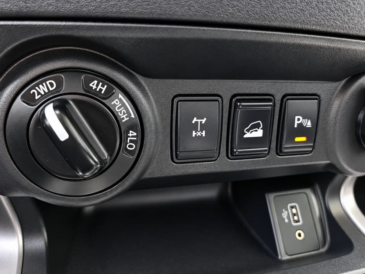 Nissan Navara Dc - Xe At 4wd año 2024