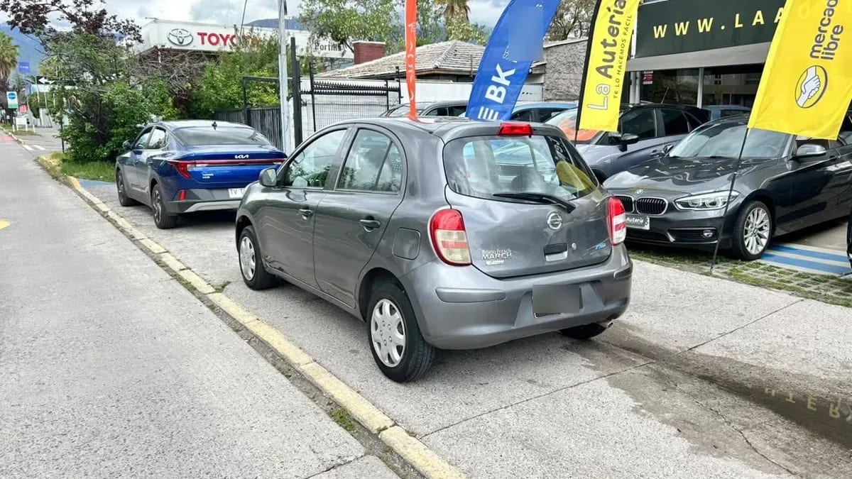 Nissan March Active 1.6 Mt año 2017