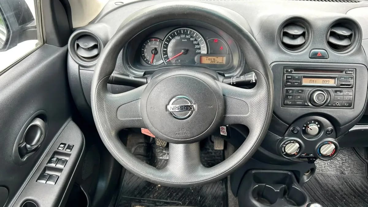 Nissan March Active 1.6 Mt año 2017