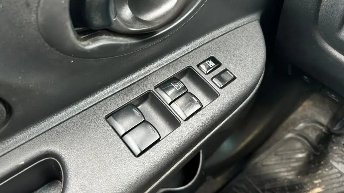 Nissan March Active 1.6 Mt año 2017