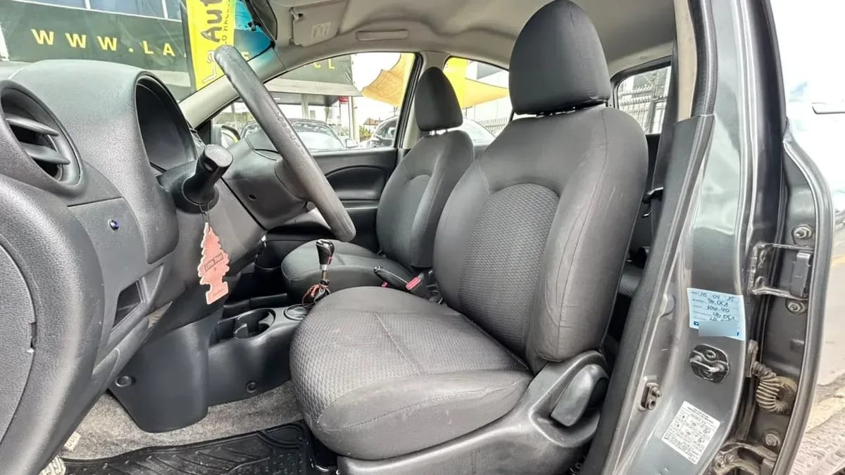 Nissan March Active 1.6 Mt año 2017