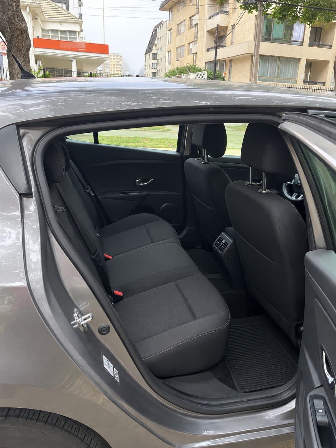 RENAULT MEGANE III 2.0 Dynamique Mt año 2012