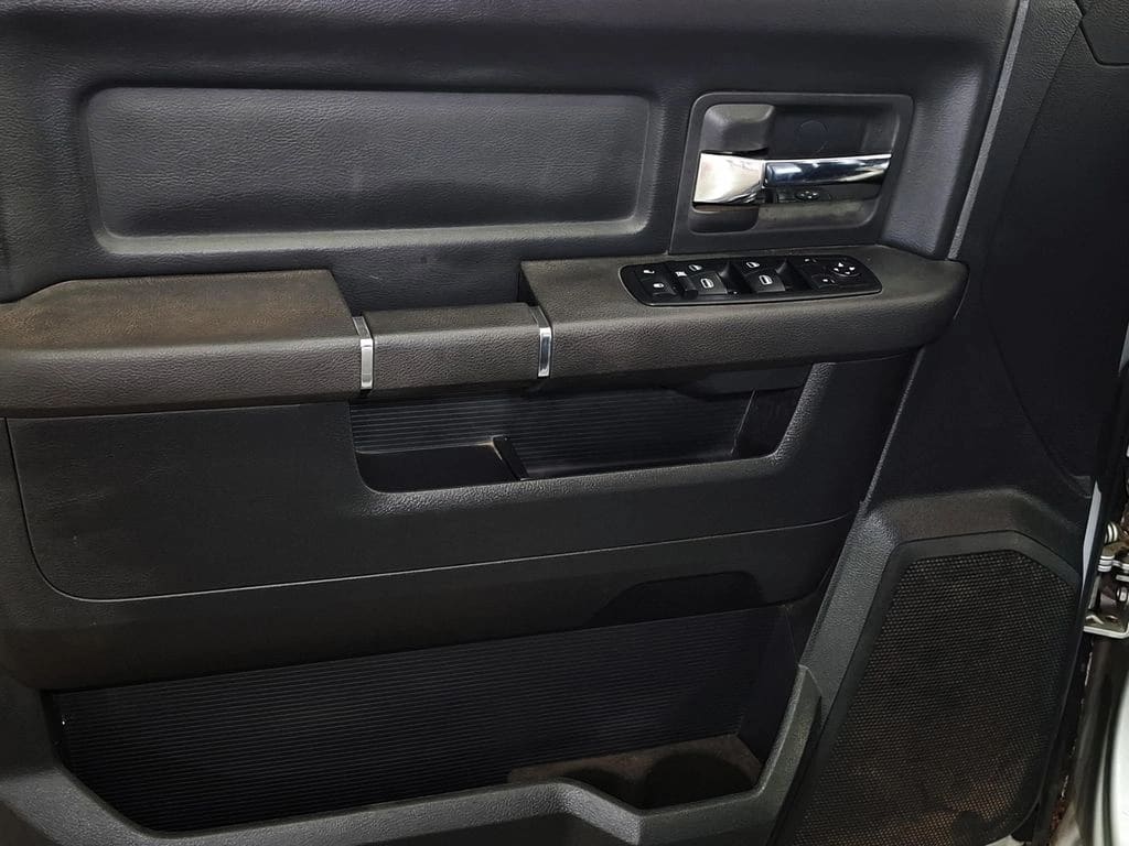 Dodge Ram 1500 4x4 5.7 año 2011