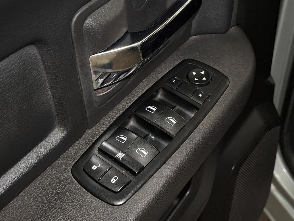Dodge Ram 1500 4x4 5.7 año 2011
