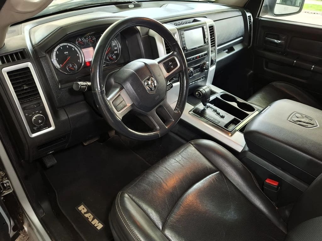 Dodge Ram 1500 4x4 5.7 año 2011