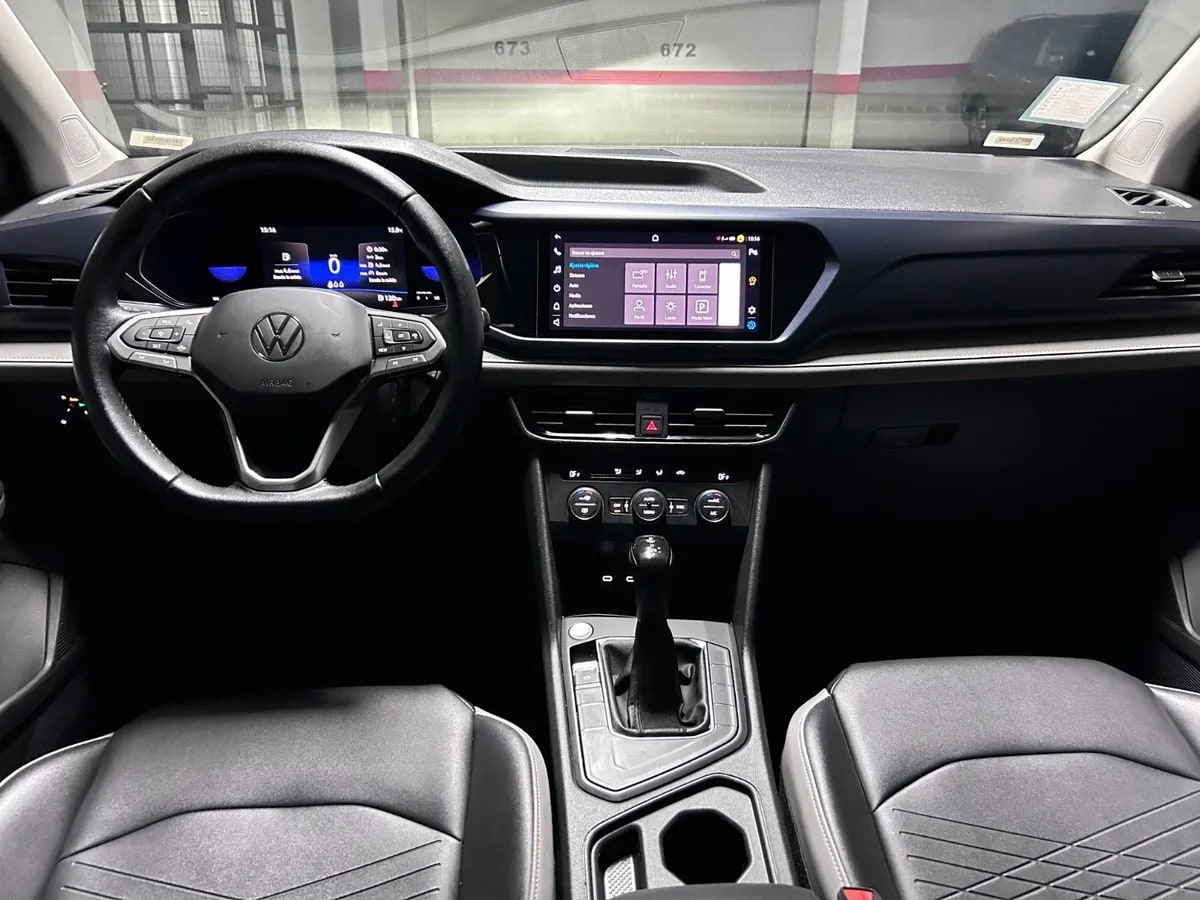 VOLKSWAGEN TAOS  año 2023