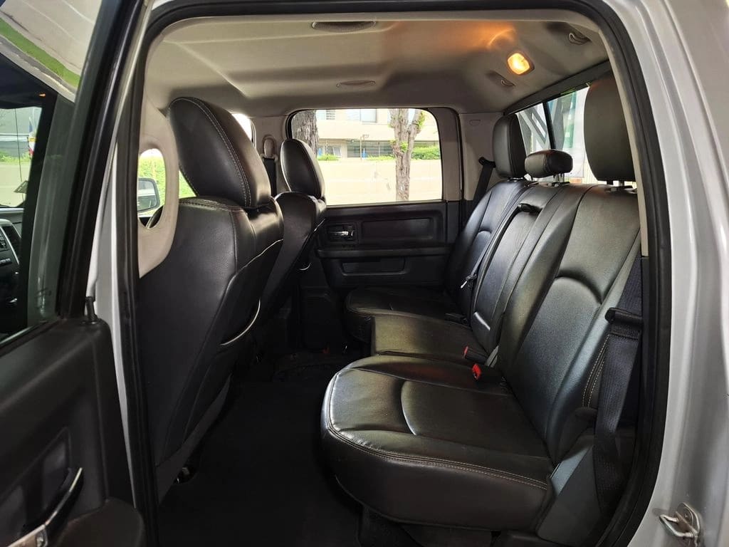 Dodge Ram 1500 4x4 5.7 año 2011