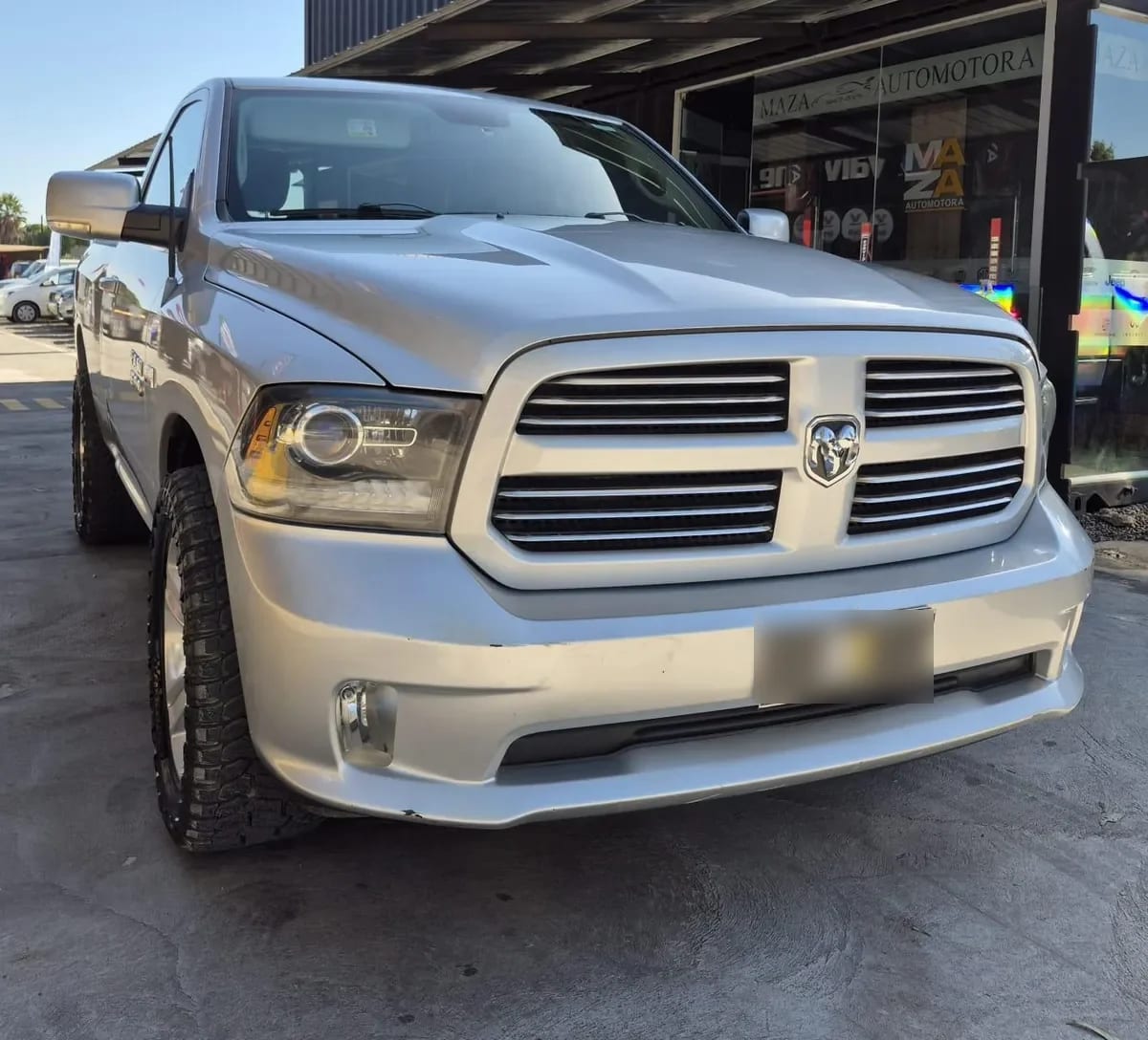 DODGE RAM 5.7 Crew Laramie 4x4 Hemi At año 2014