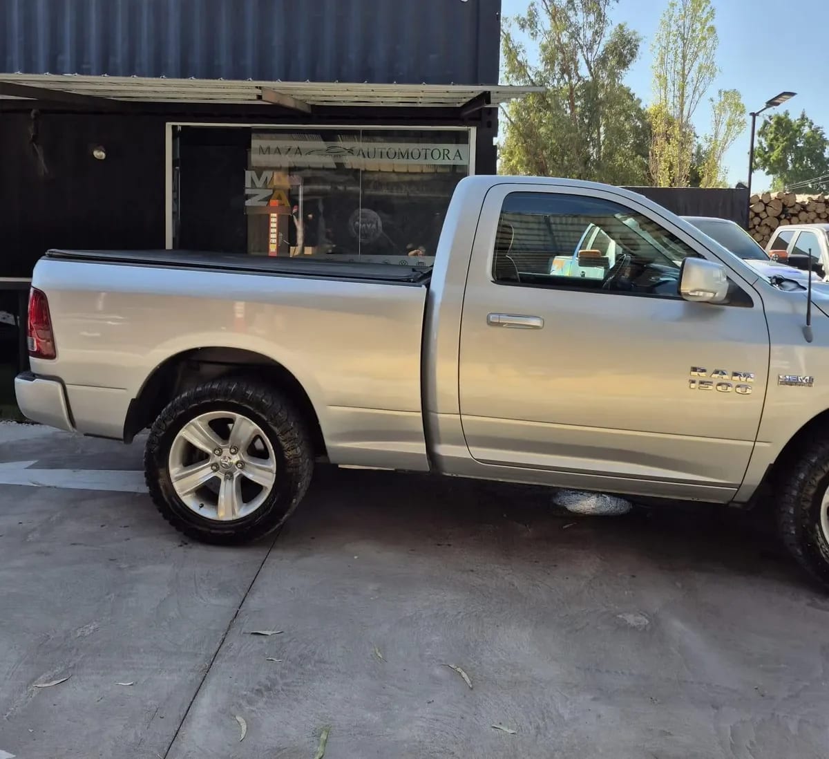 DODGE RAM 5.7 Crew Laramie 4x4 Hemi At año 2014