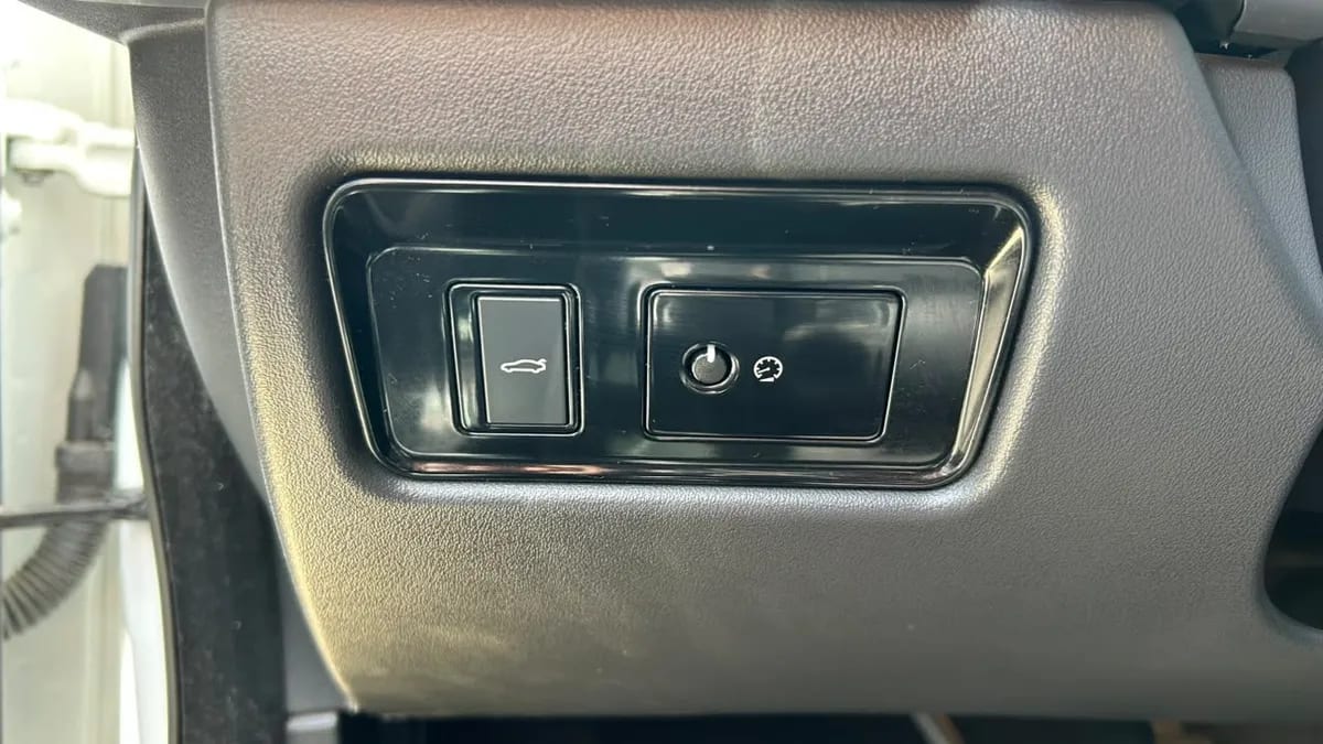 Jaguar Xe 2.0 año 2018