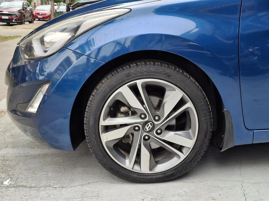 Hyundai Elantra Gls 1.8 At año 2014