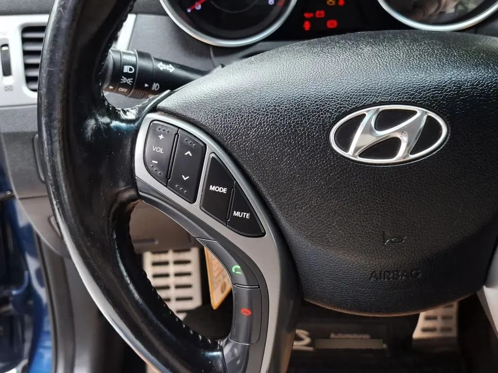 Hyundai Elantra Gls 1.8 At año 2014