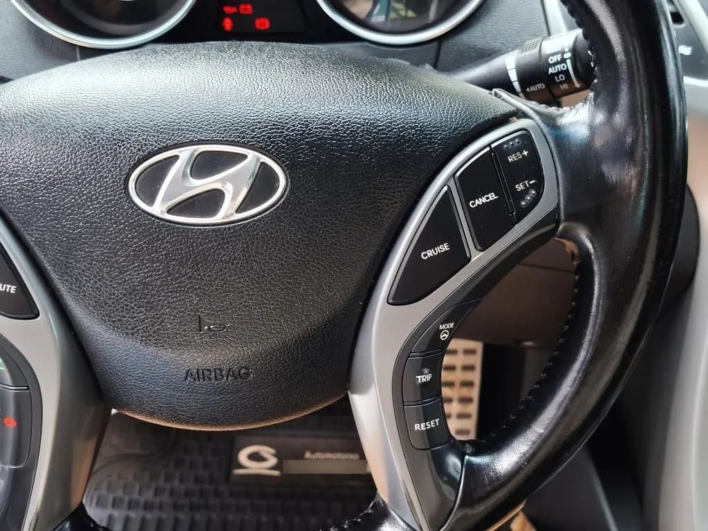 Hyundai Elantra Gls 1.8 At año 2014