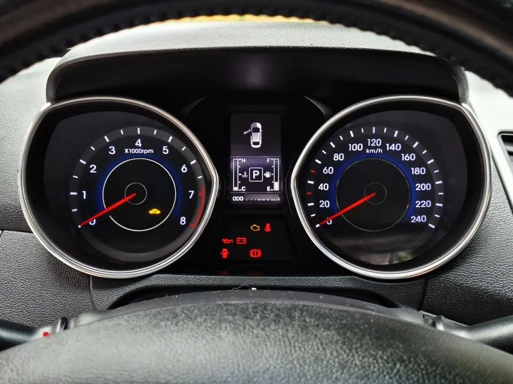Hyundai Elantra Gls 1.8 At año 2014