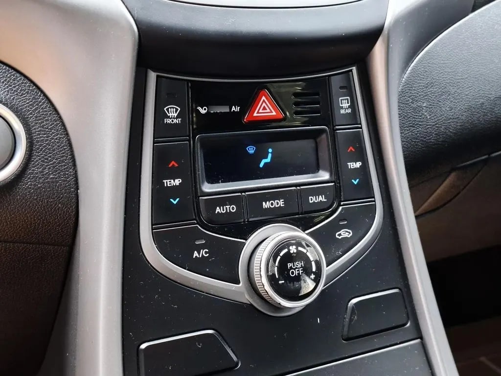 Hyundai Elantra Gls 1.8 At año 2014