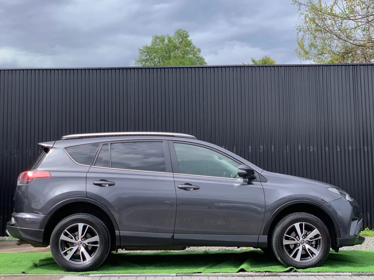 TOYOTA RAV4 2.5 Super Lujo At 4x2 año 2016