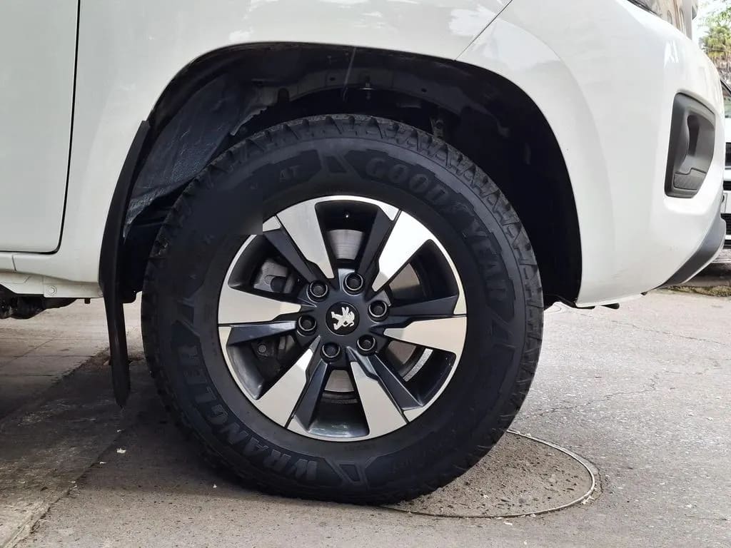 Peugeot Landtrek Blue Hdi 180 4x4 2.2 año 2023
