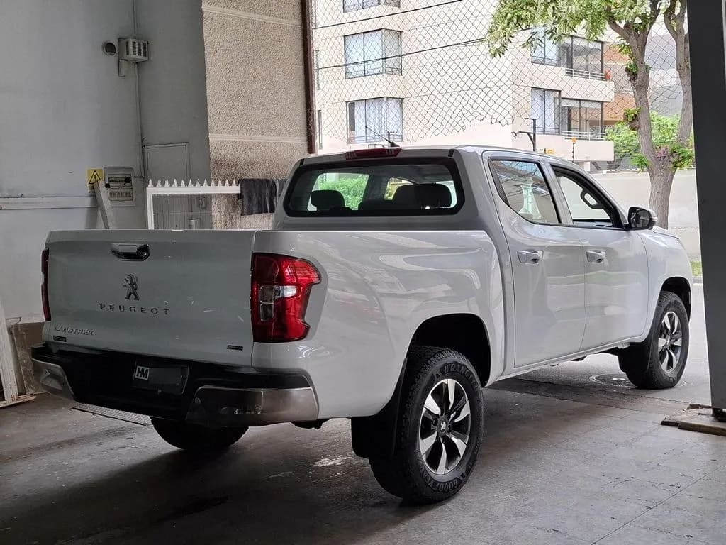 Peugeot Landtrek Blue Hdi 180 4x4 2.2 año 2023
