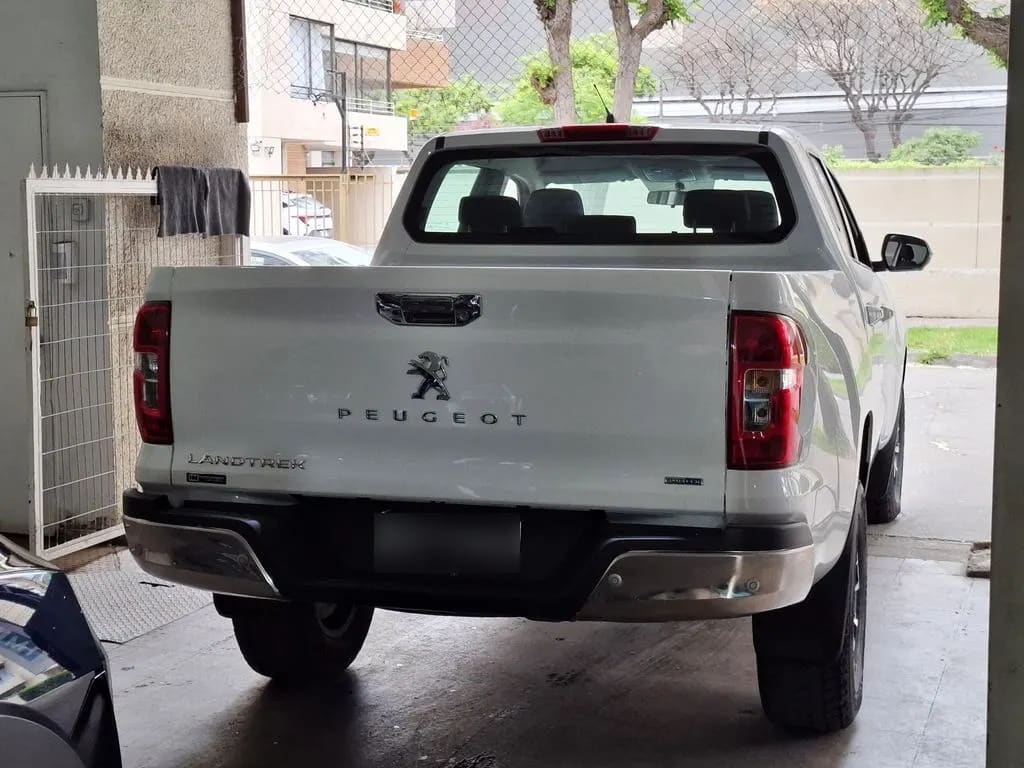 Peugeot Landtrek Blue Hdi 180 4x4 2.2 año 2023