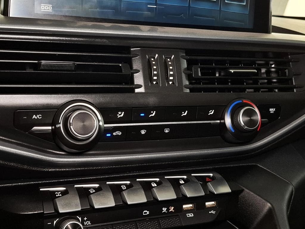 Peugeot Landtrek Blue Hdi 180 4x4 2.2 año 2023