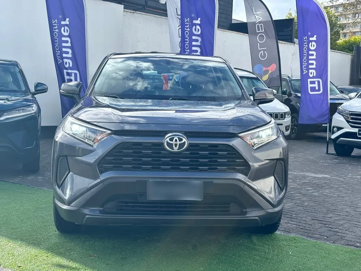 TOYOTA RAV4 2.0 Le Mt año 2022