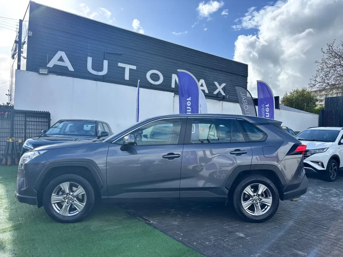 TOYOTA RAV4 2.0 Le Mt año 2022