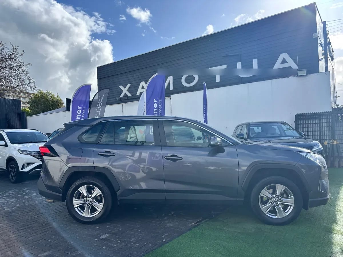 TOYOTA RAV4 2.0 Le Mt año 2022