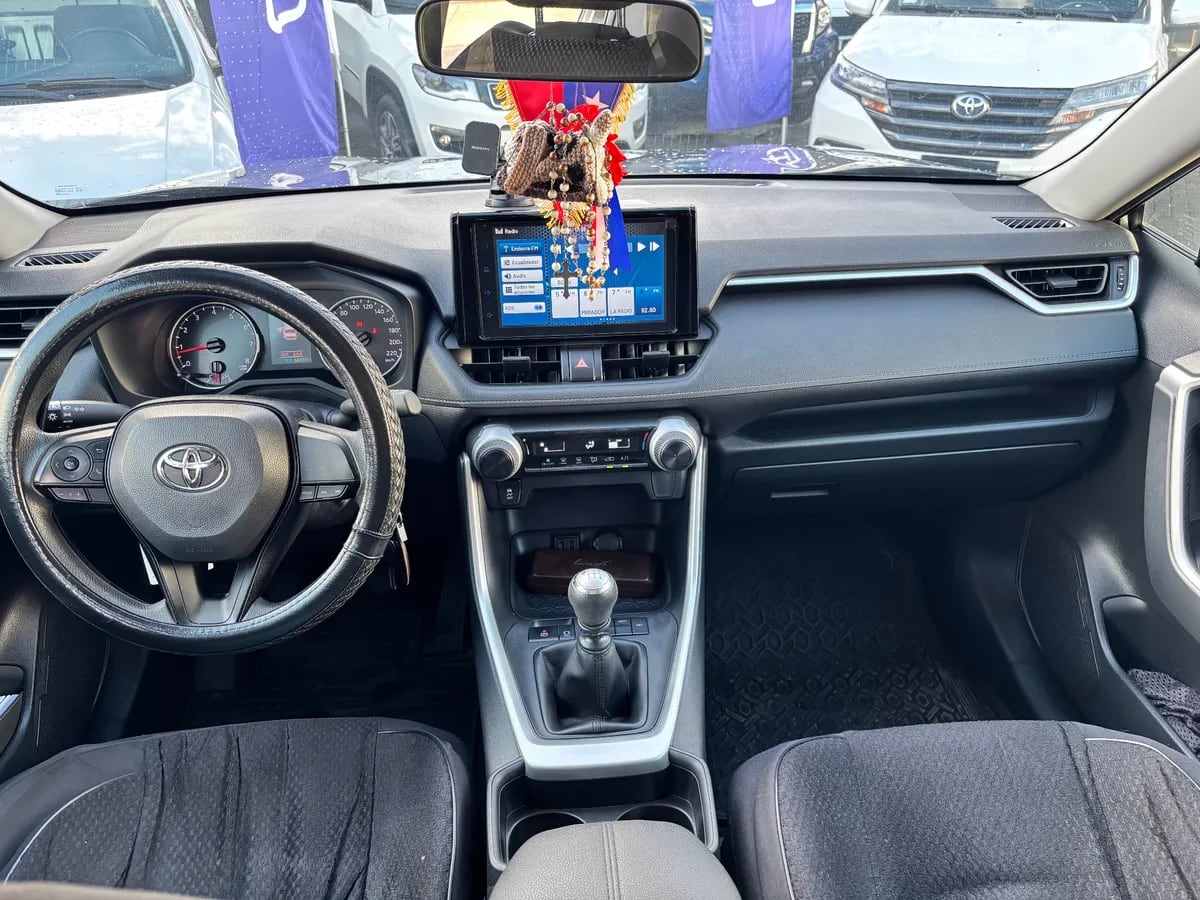 TOYOTA RAV4 2.0 Le Mt año 2022