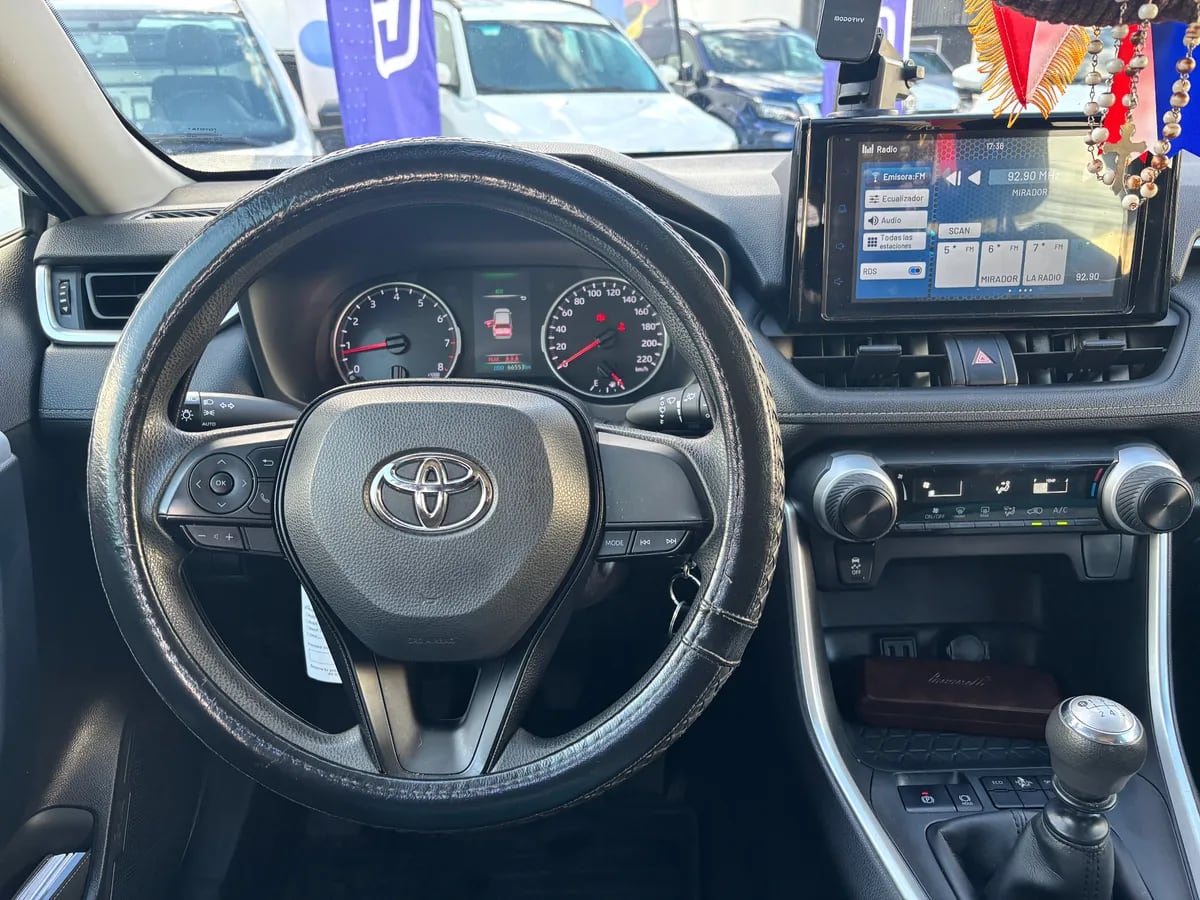 TOYOTA RAV4 2.0 Le Mt año 2022