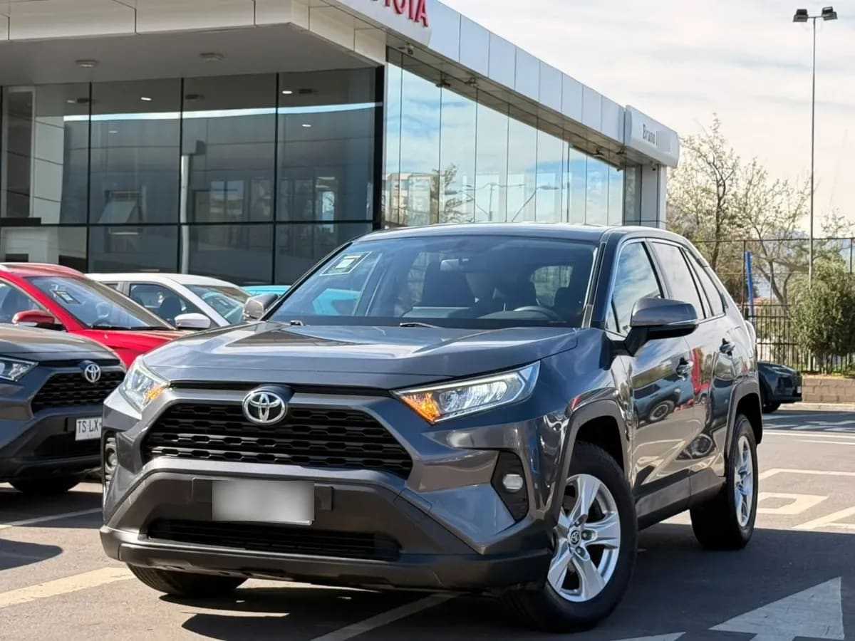 TOYOTA RAV4 2.0 Le At año 2021
