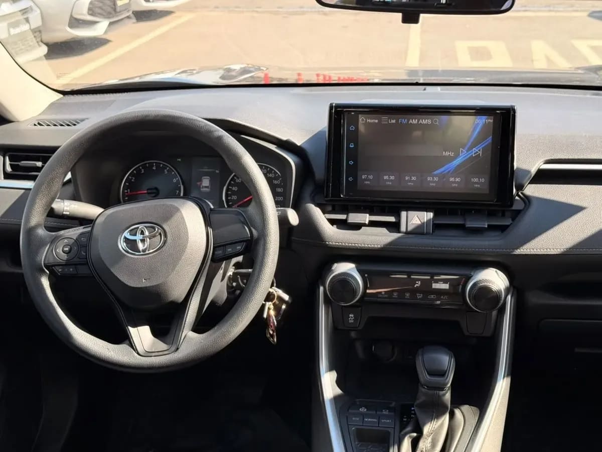TOYOTA RAV4 2.0 Le At año 2021