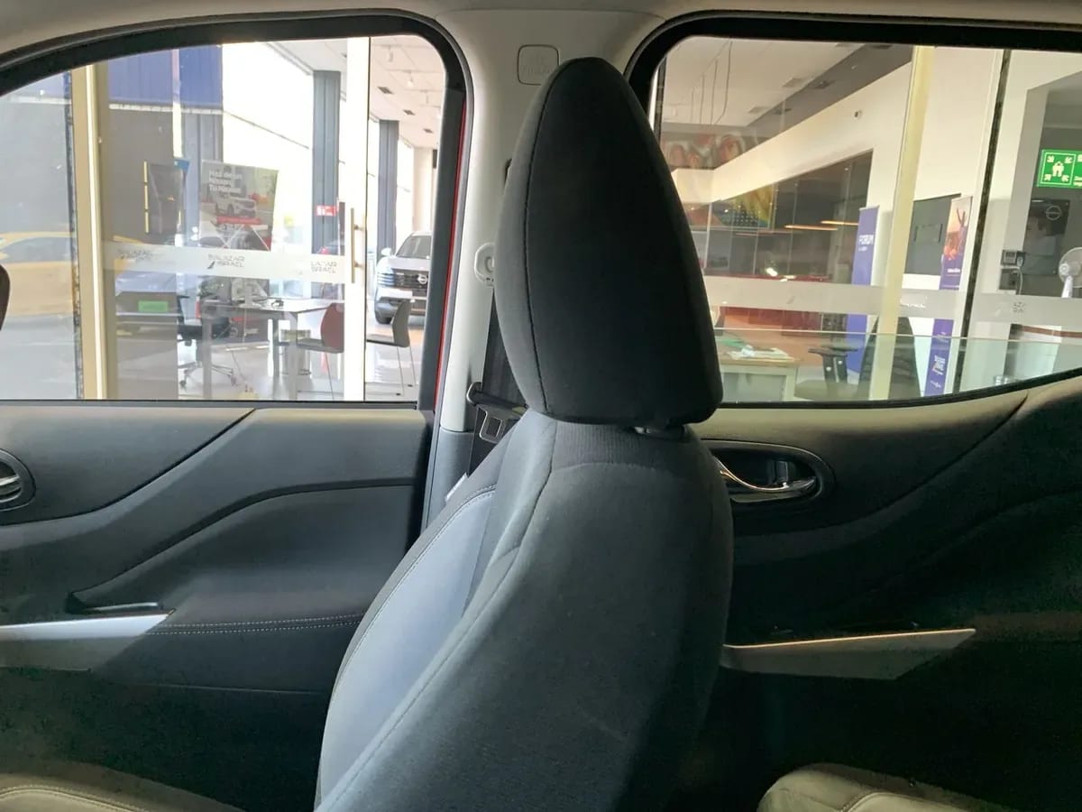 Nissan Navara 2.3d Xe Diesel 4x2 Dob.cab. Mt 4p año 2024