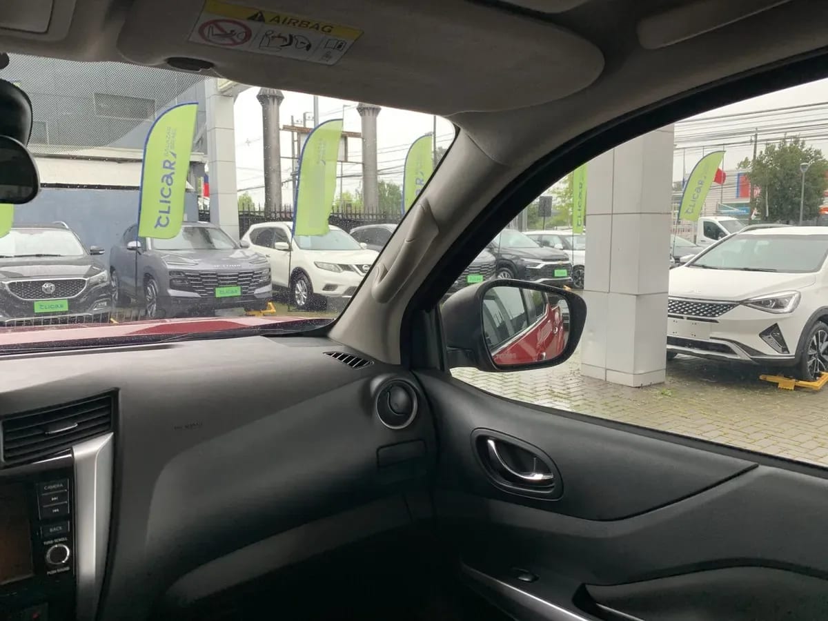 Nissan Navara 2.3d Xe Diesel 4x2 Dob.cab. Mt 4p año 2024