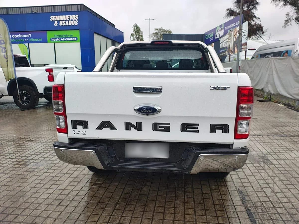 Ford Ranger 3.2 Xlt 4x2 Diésel Dob. Cab. Mt 4p año 2022