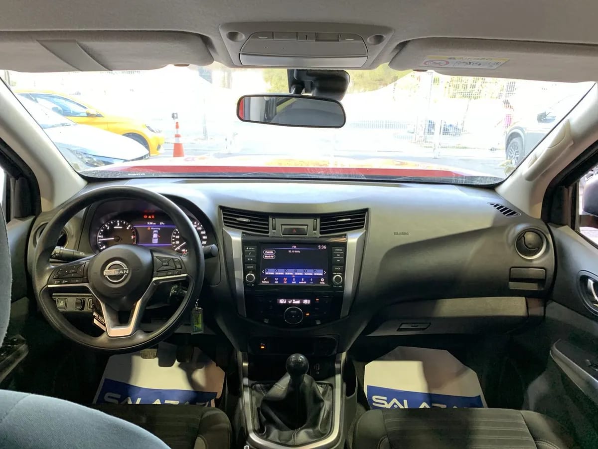 Nissan Navara 2.3d Xe Diesel 4x2 Dob.cab. Mt 4p año 2024