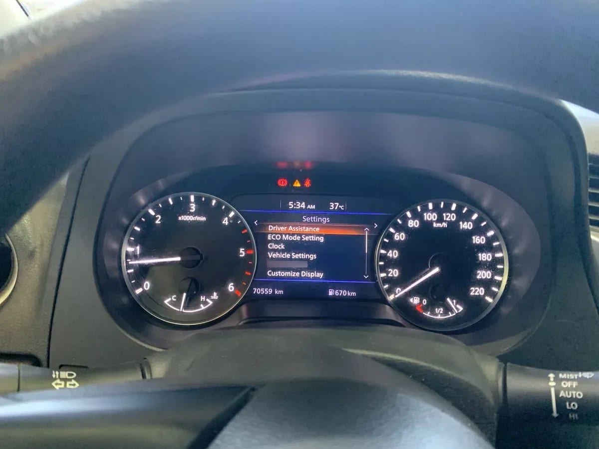 Nissan Navara 2.3d Xe Diesel 4x2 Dob.cab. Mt 4p año 2024