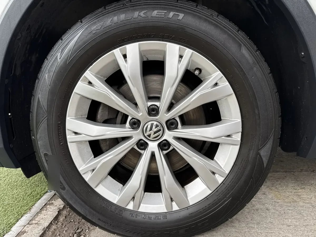 Volkswagen Tiguan 1.4 Tsi Comfortline 4x2 At 5p año 2018