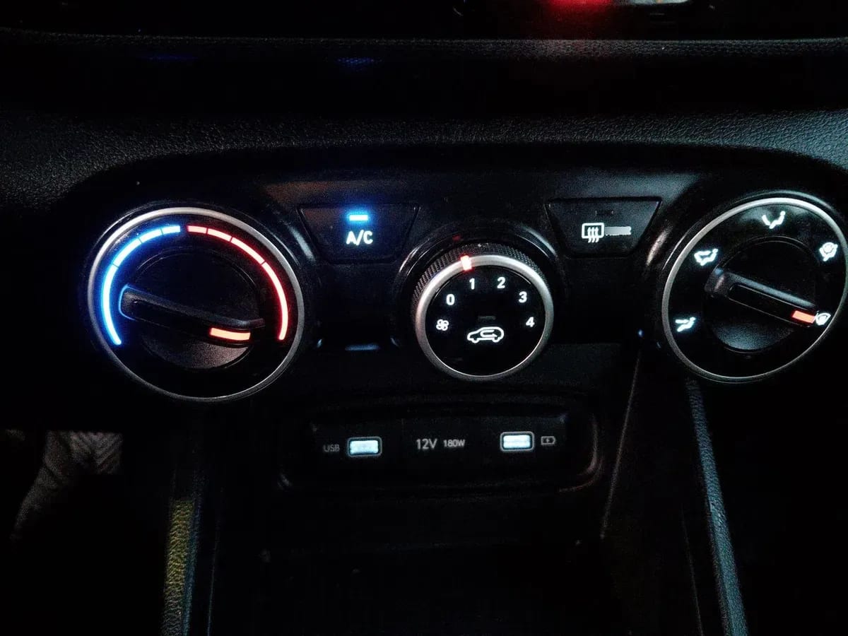 Hyundai Venue 1.6 Qx Plus 4x2 Mt 5p año 2023