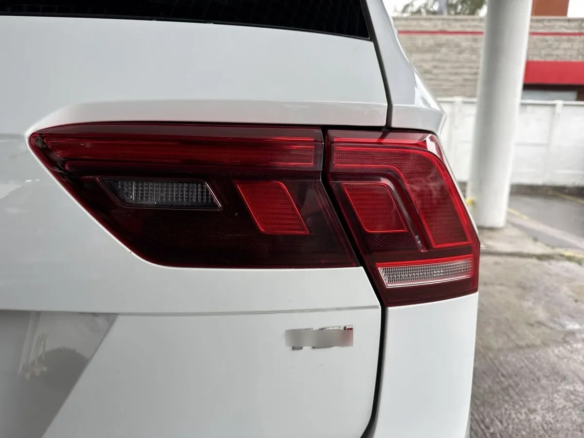 Volkswagen Tiguan 1.4 Tsi Comfortline 4x2 At 5p año 2018