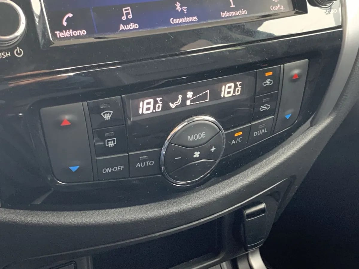 Nissan Navara 2.3d Xe Diesel 4x2 Dob.cab. Mt 4p año 2024