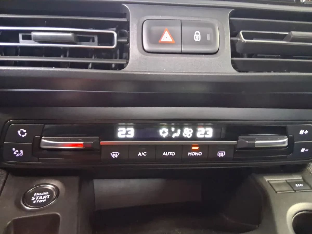 Peugeot Rifter 1.2 Allure Puretech 130hp 4x2 Eat8 5p año 2024