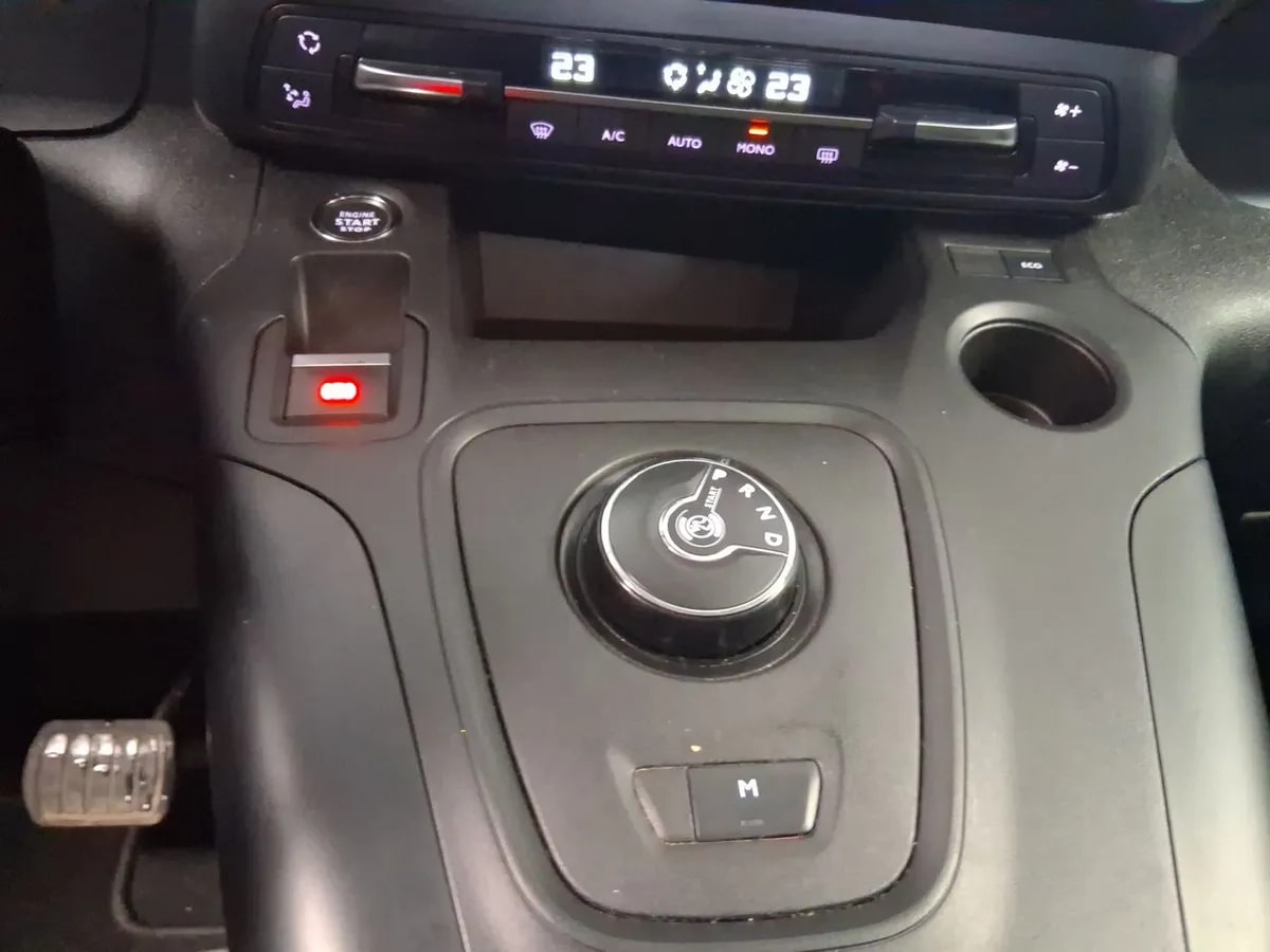 Peugeot Rifter 1.2 Allure Puretech 130hp 4x2 Eat8 5p año 2024